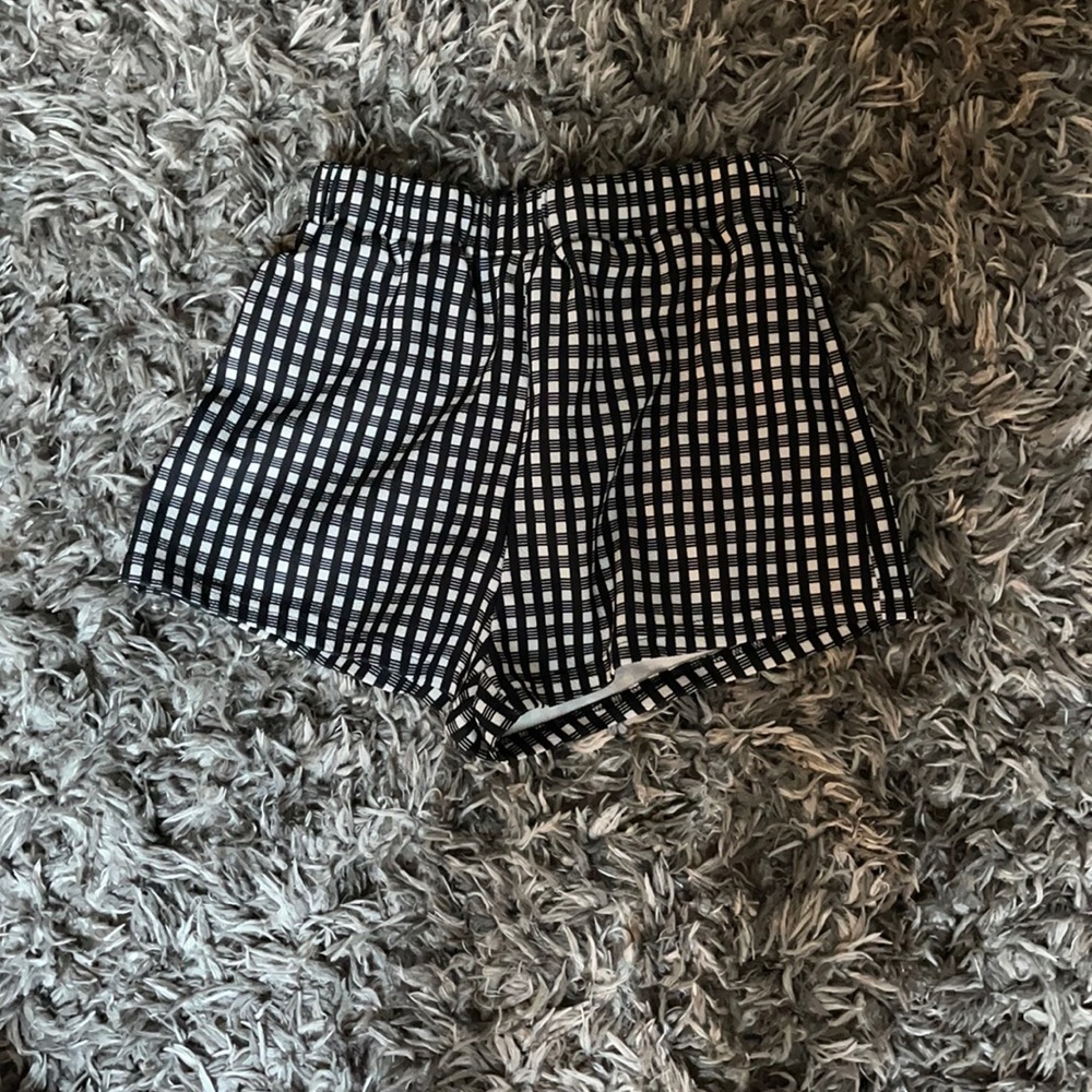 Plaid black and white shorts